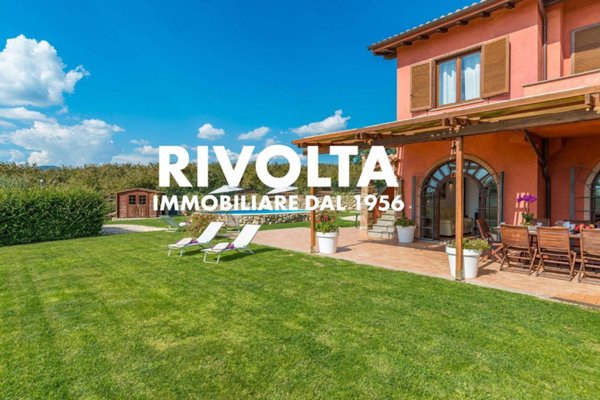 casa indipendente in vendita a Sutri