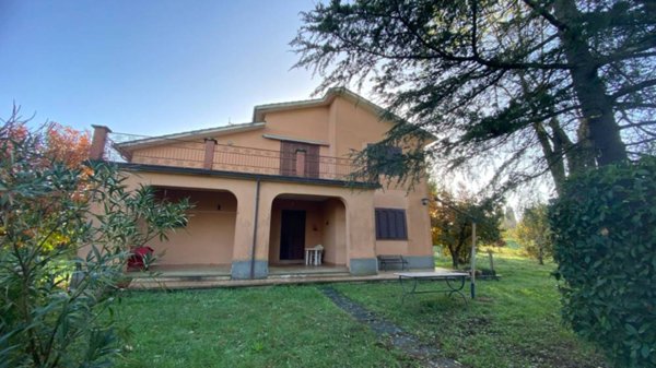 casa indipendente in vendita a Sutri