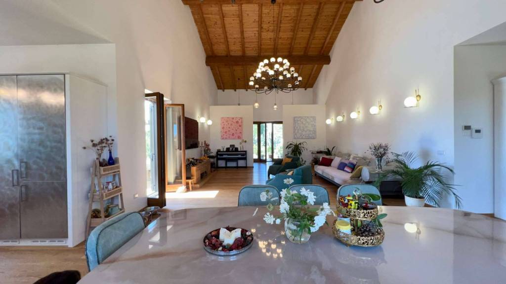 casa indipendente in vendita a Sutri