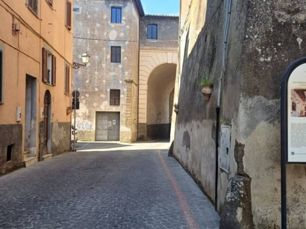 casa indipendente in vendita a Sutri