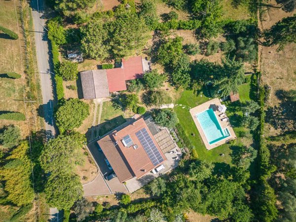 casa indipendente in vendita a Sutri