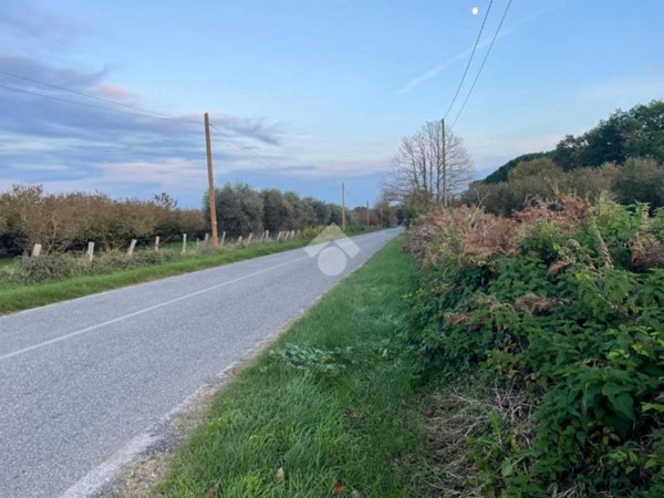 terreno agricolo in vendita a Sutri