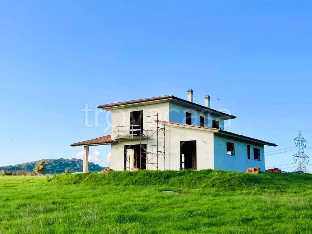 casa indipendente in vendita a Sutri
