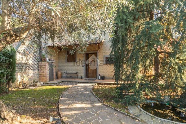 casa indipendente in vendita a Sutri