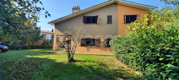 casa indipendente in vendita a Sutri