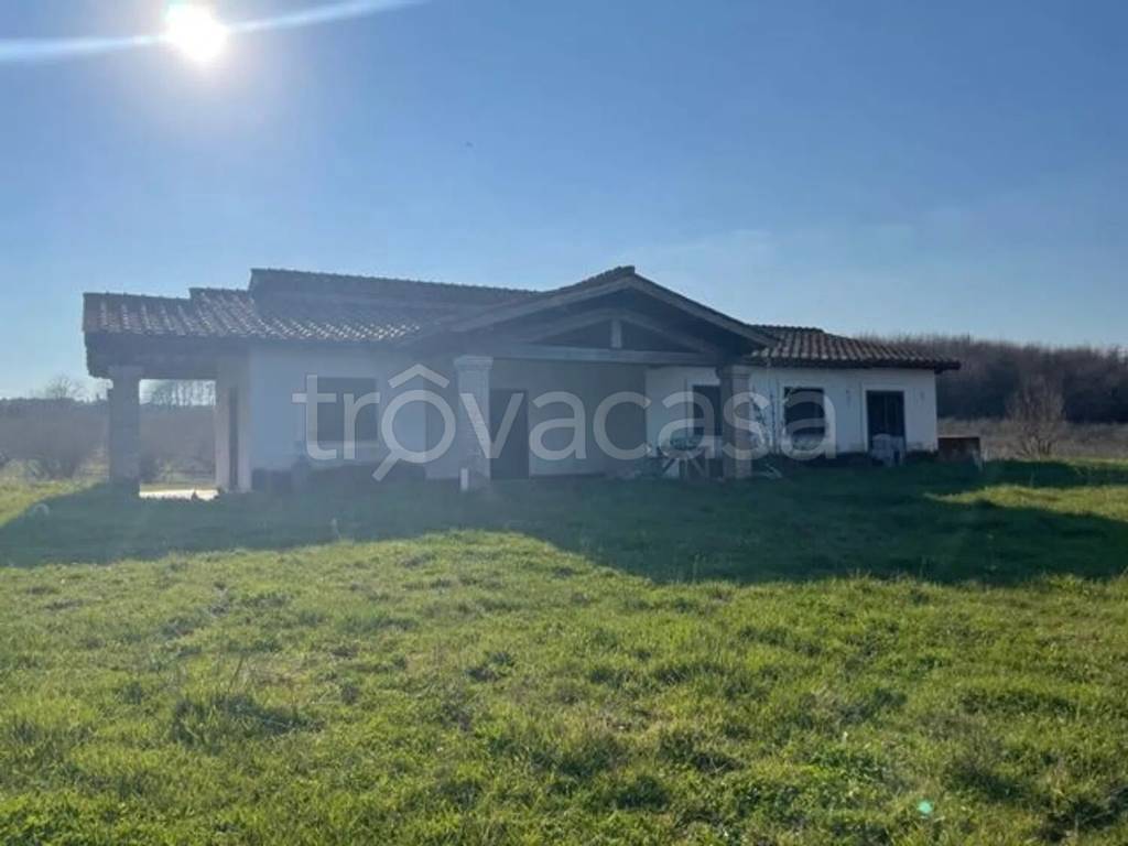 casa indipendente in vendita a Sutri