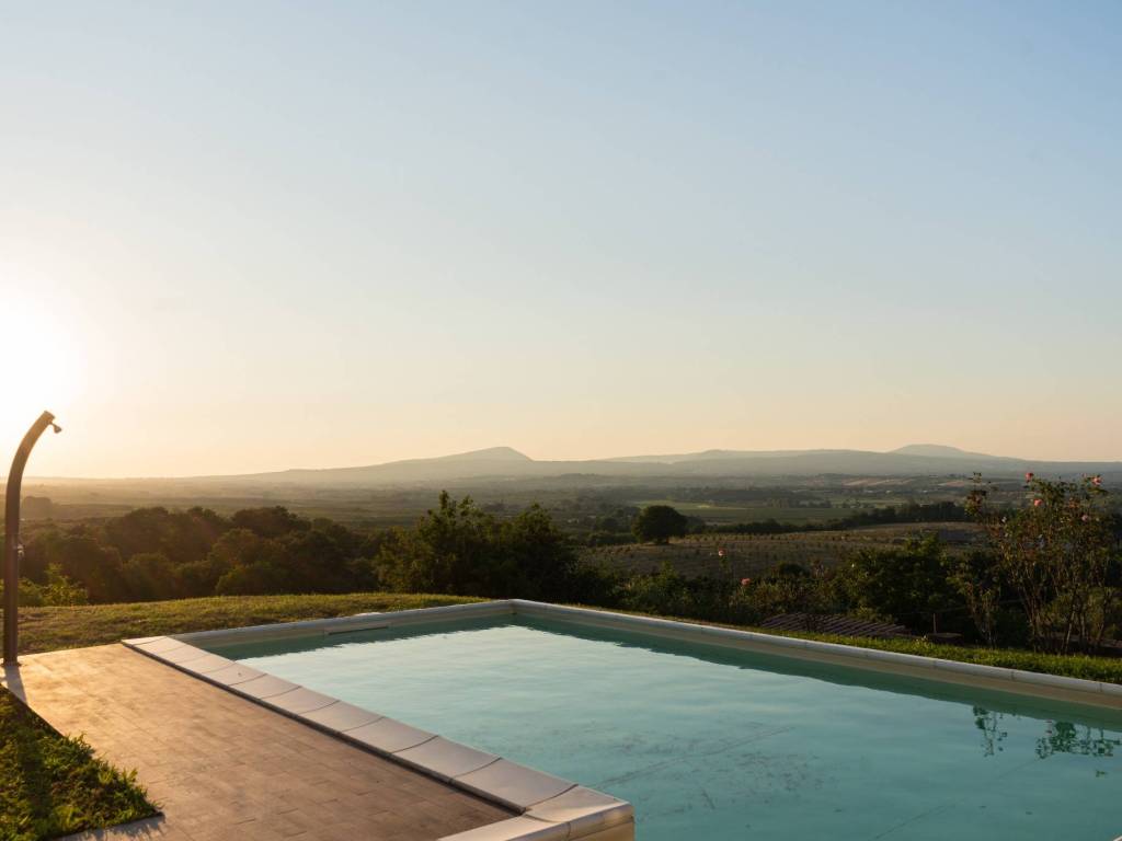 casa indipendente in vendita a Sutri