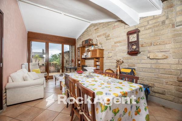 casa indipendente in vendita a Sutri