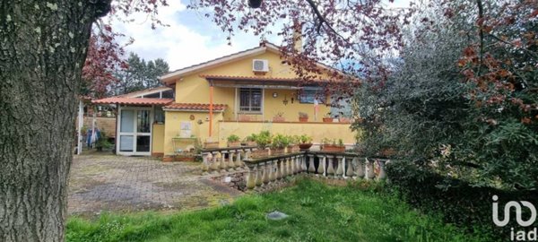 casa indipendente in vendita a Sutri