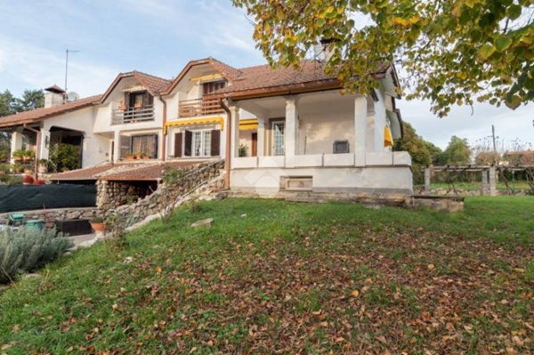 casa indipendente in vendita a Sutri