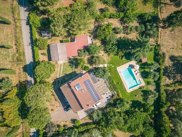 casa indipendente in vendita a Sutri