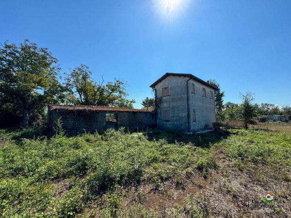 casa indipendente in vendita a Sutri