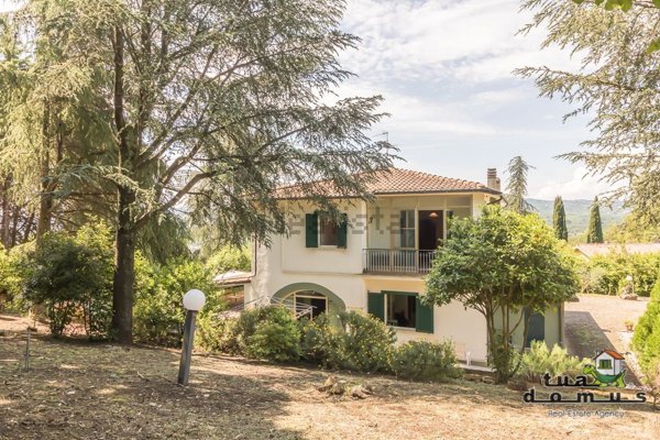 casa indipendente in vendita a Sutri