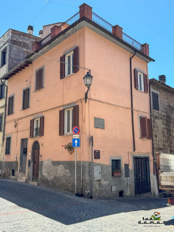 esavano in vendita a Sutri