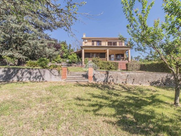 casa indipendente in vendita a Sutri