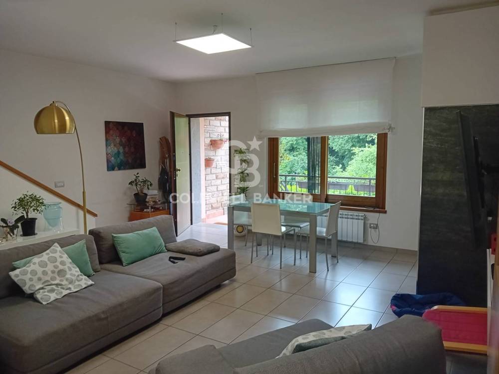casa indipendente in vendita a Sutri
