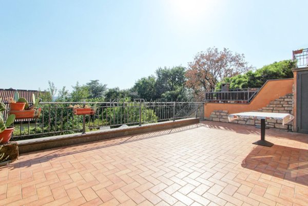 casa indipendente in vendita a Sutri
