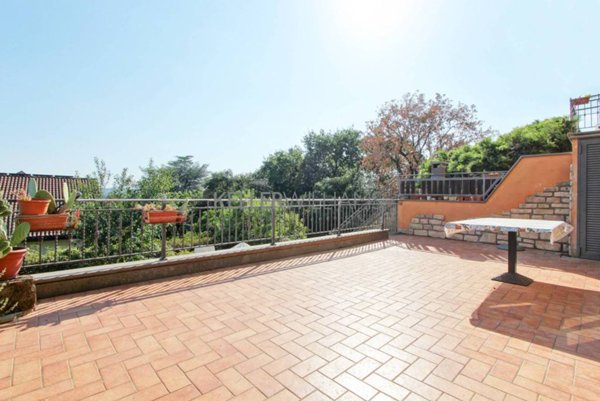 casa indipendente in vendita a Sutri