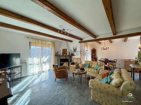 casa indipendente in vendita a Sutri