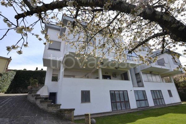 casa indipendente in vendita a Sutri