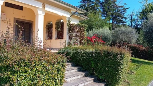 casa indipendente in vendita a Sutri