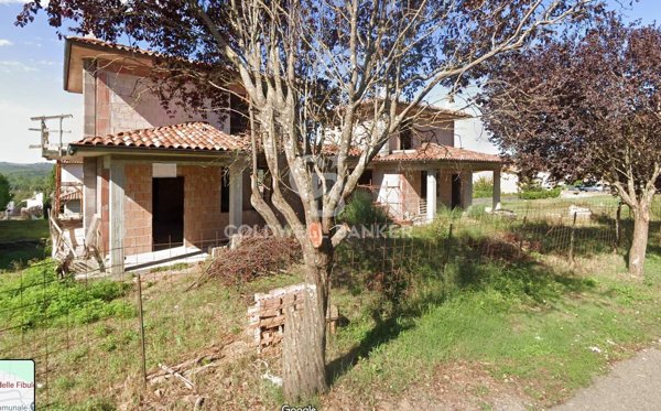 casa indipendente in vendita a Sutri