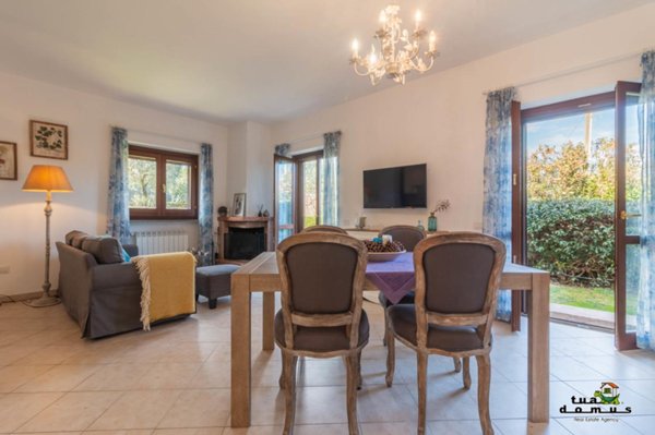 casa indipendente in vendita a Sutri