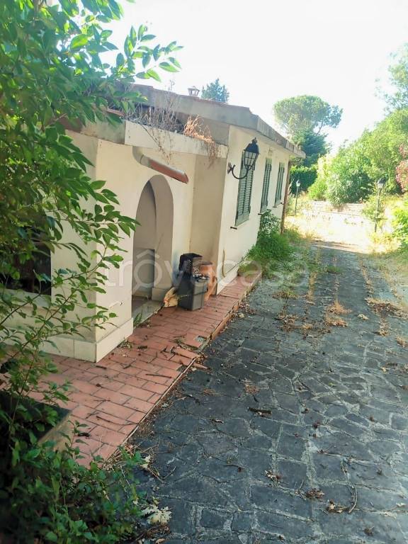 casa indipendente in vendita a Sutri