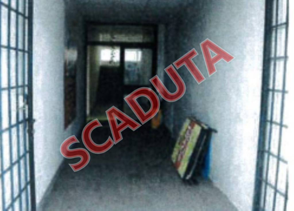 locale commerciale in vendita a Sutri