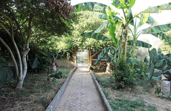 casa indipendente in vendita a Sutri