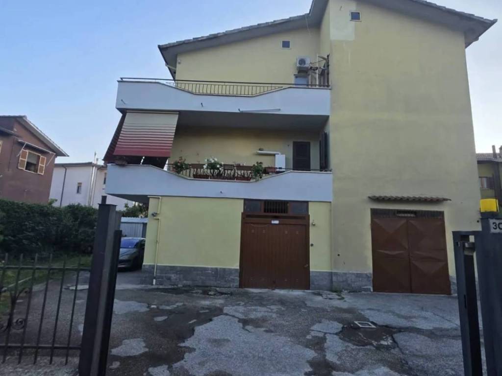 appartamento in vendita a Sutri