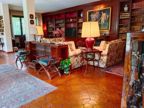 casa indipendente in vendita a Sutri