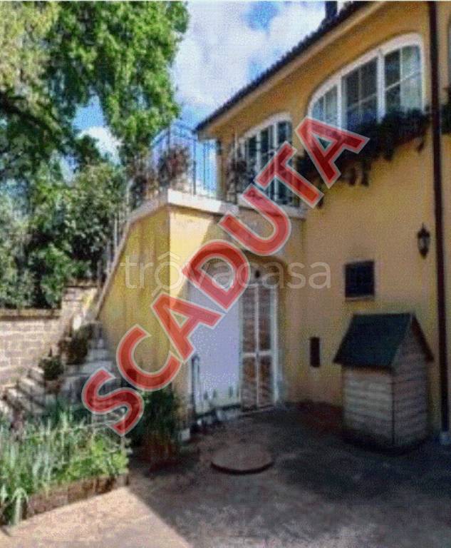 casa indipendente in vendita a Sutri