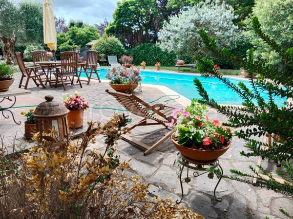 casa indipendente in vendita a Sutri