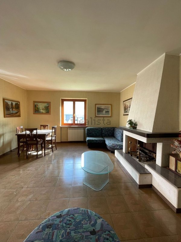 casa indipendente in vendita a Sutri