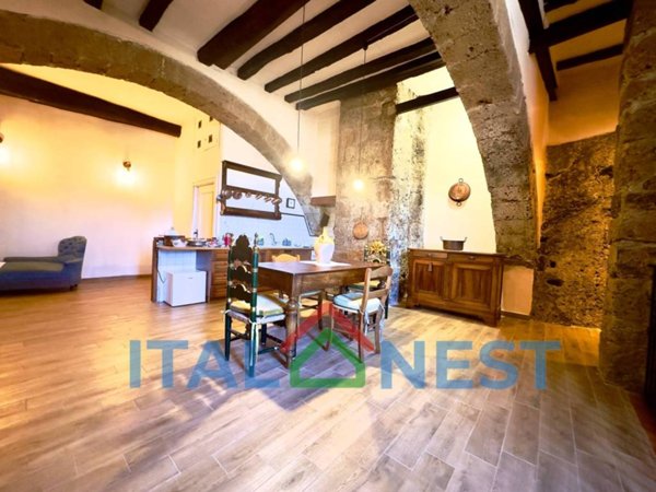 casa indipendente in vendita a Sutri