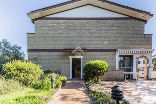 casa indipendente in vendita a Sutri