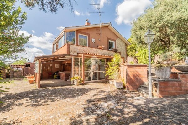 appartamento in vendita a Sutri