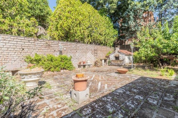 casa indipendente in vendita a Sutri