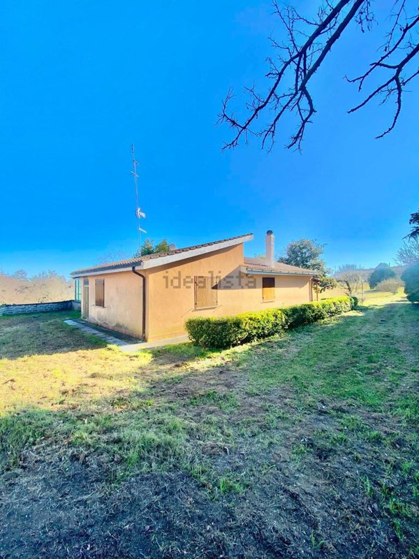 casa indipendente in vendita a Sutri