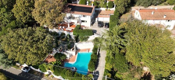 casa indipendente in vendita a Sutri