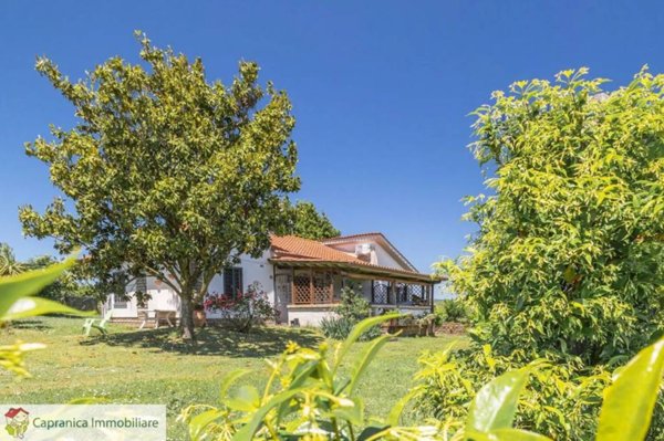 casa indipendente in vendita a Sutri