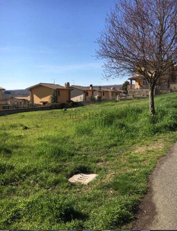 terreno edificabile in vendita a Sutri
