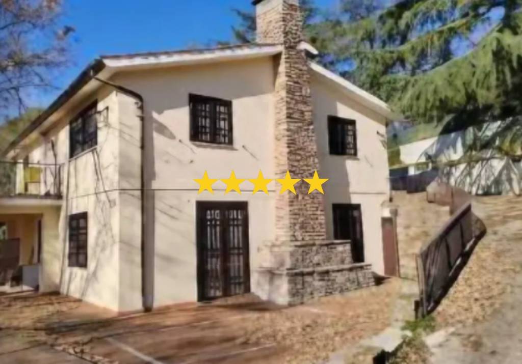 casa indipendente in vendita a Sutri