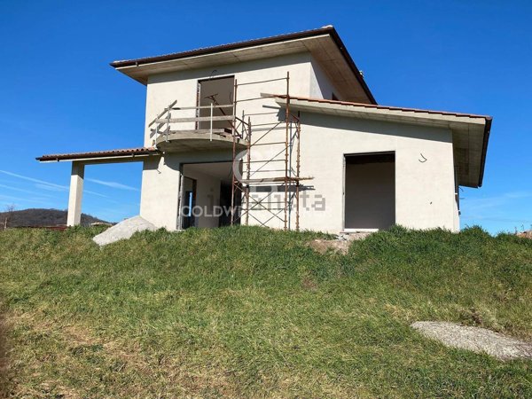 casa indipendente in vendita a Sutri