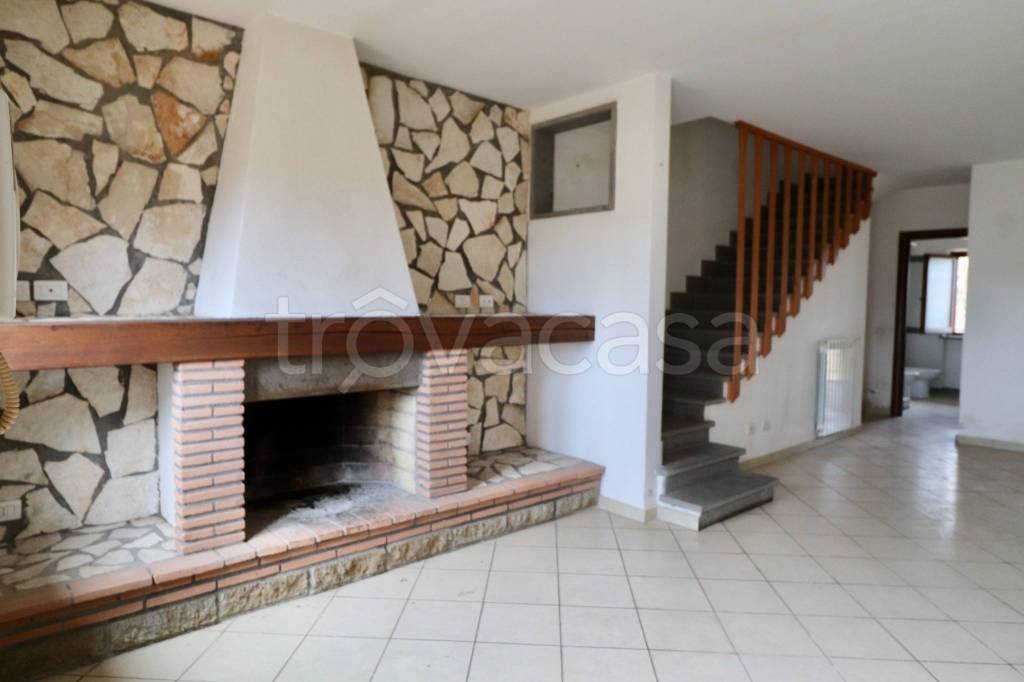 casa indipendente in vendita a Sutri