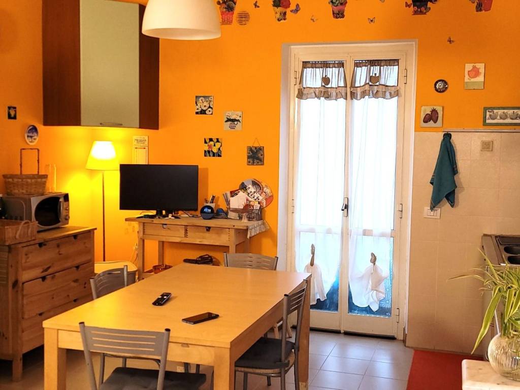 intera palazzina in vendita a Sutri