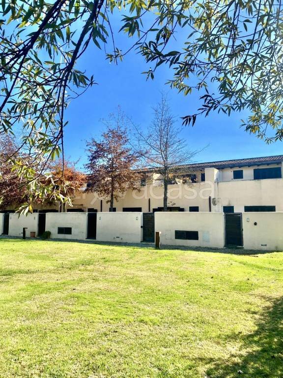 casa indipendente in vendita a Sutri