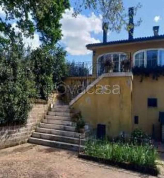 casa indipendente in vendita a Sutri