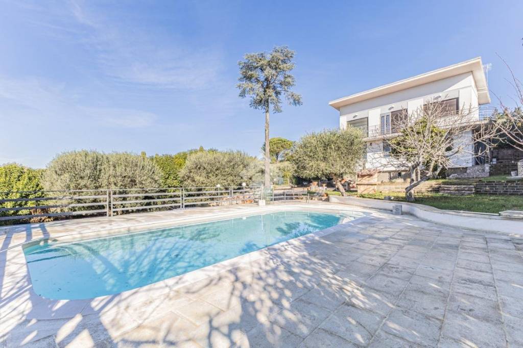 casa indipendente in vendita a Sutri